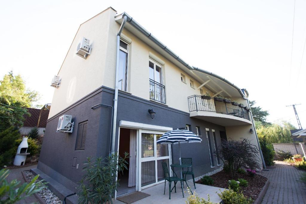 Csenge Villa Siófok Esterno foto
