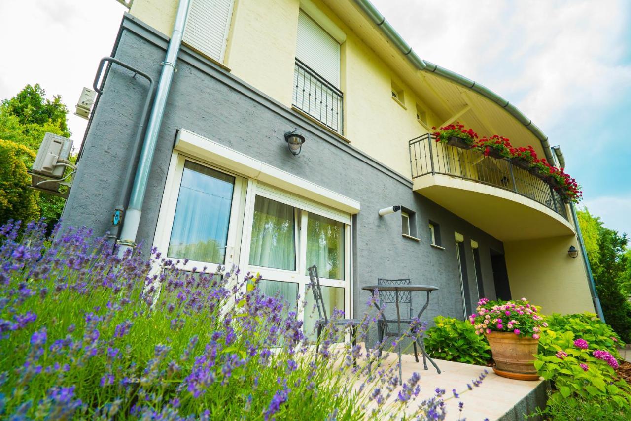 Csenge Villa Siófok Esterno foto